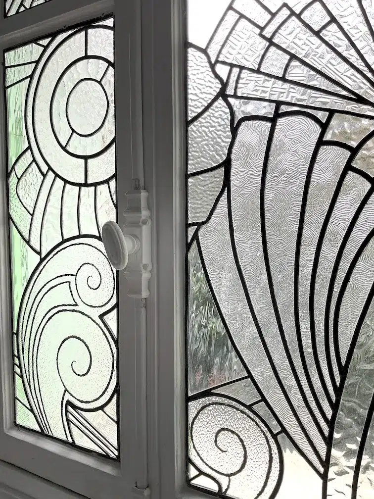 detail vitrail vagues coquillage vitry felzine