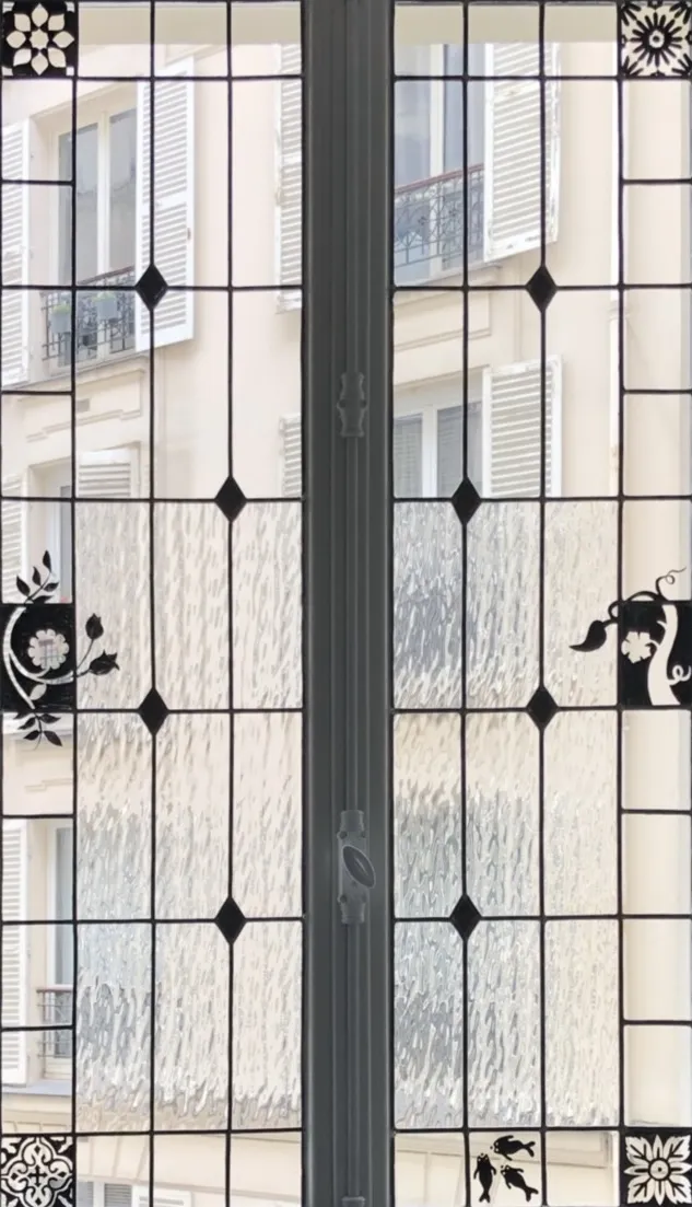Vitrerie losanges grisaille motifs felzine