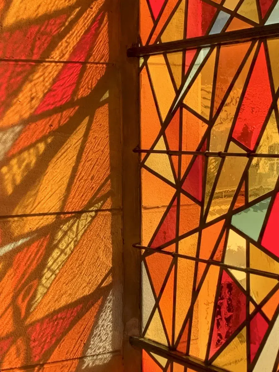 vitraux chapelle contemporain nuances atelier felzine