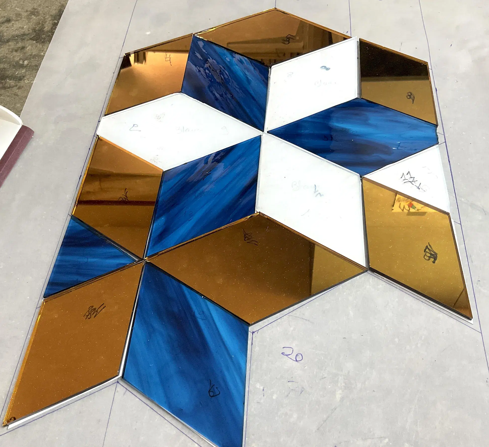 coupe forme verre geometrique couleur felzine
