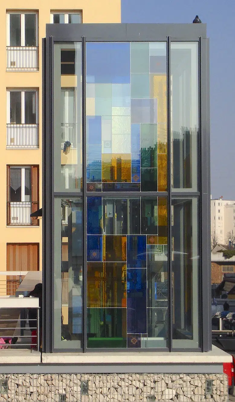 vitrail ascenseur equipement urbain acces vitrail felzine