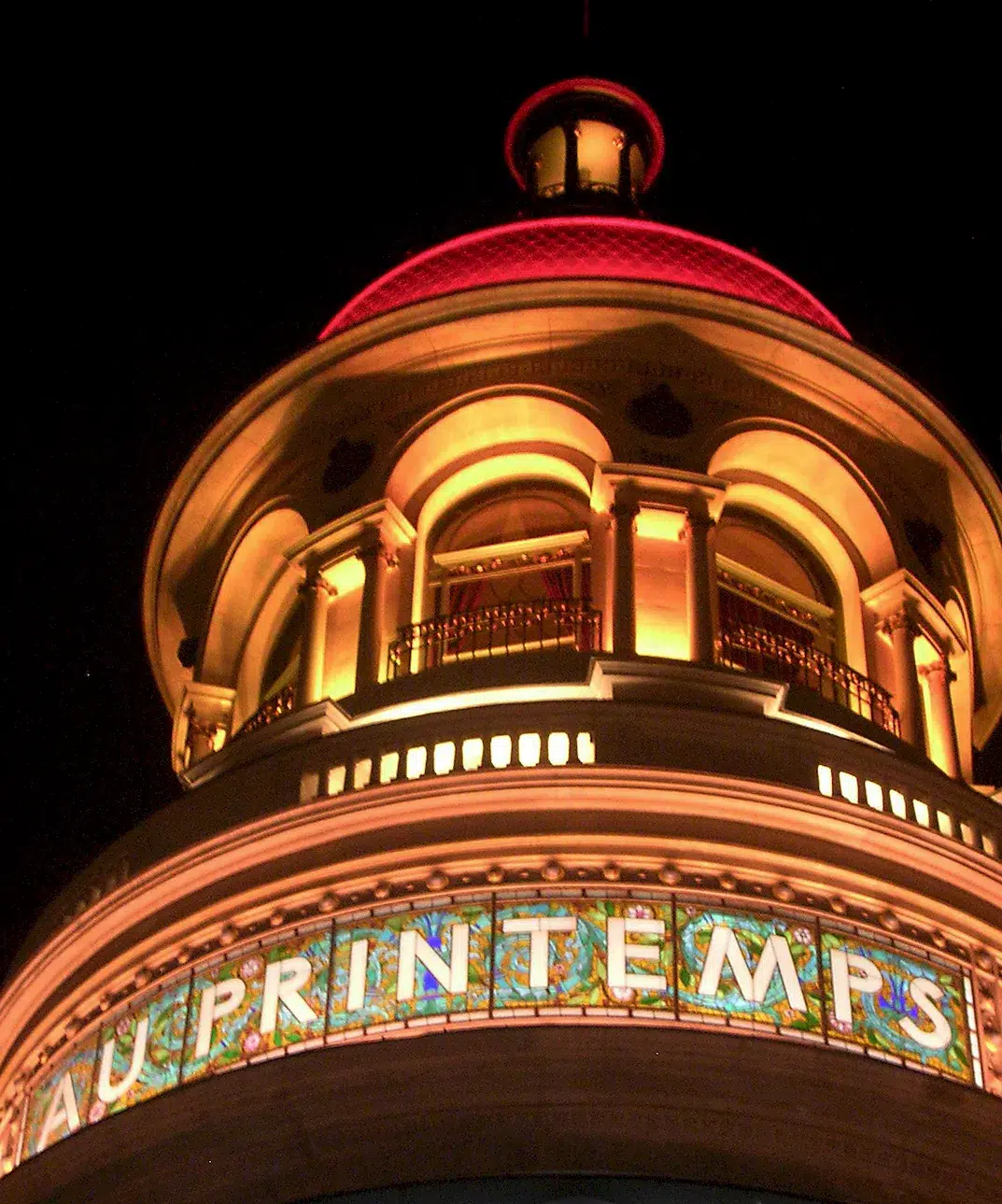vitrail enseigne magasin printemps nocturne felzine